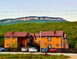 Гостиница Тихая полянка Даховская-0