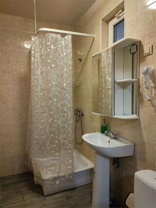 Гостиница Тихая полянка Даховская Дом с 4 спальнями-15