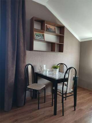 Гостиница Тихая полянка Даховская Улучшенный семейный номер-8